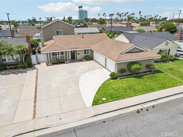 17151 Hague, Huntington Beach, CA 92647