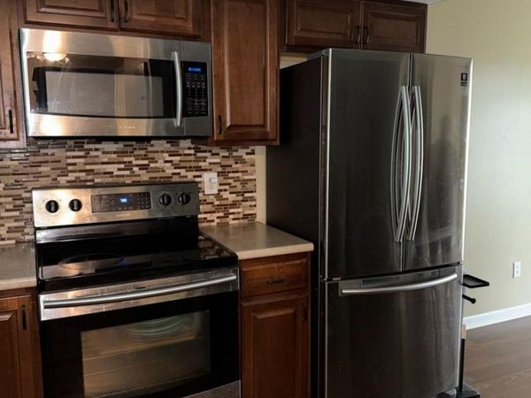 7831 89th Avenue N, Brooklyn Park, MN 55445