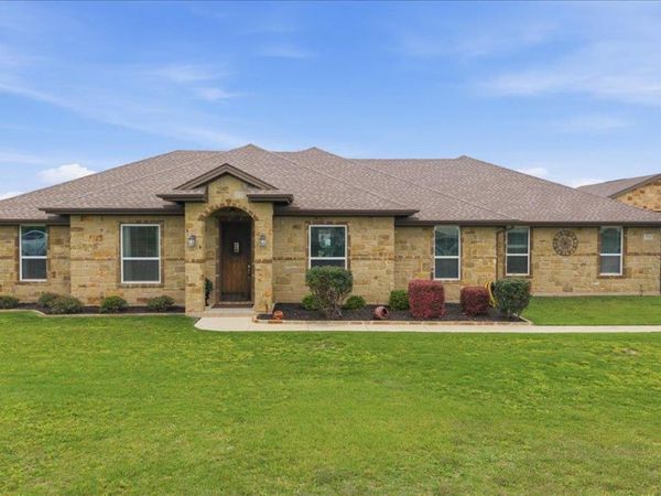 104 W Vienna DR, Hutto, TX 78634