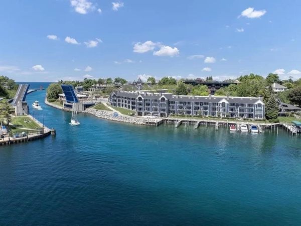 100 Michigan Avenue, Unit 117D, Charlevoix, MI 49720
