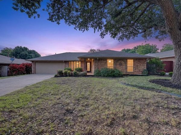 2515 Avonhill Drive, Arlington, TX 76015