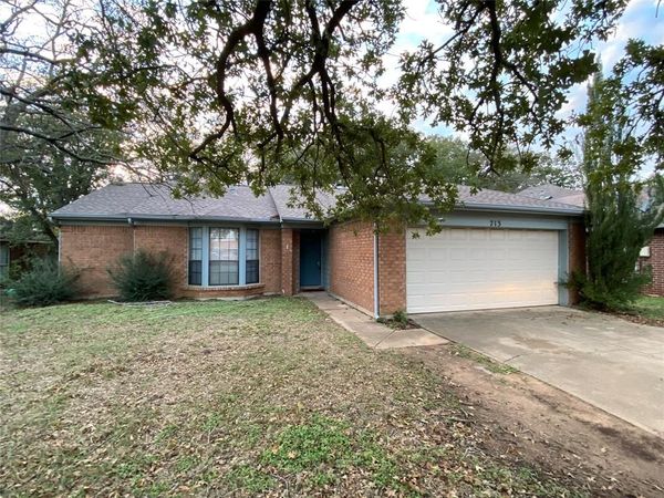 713 Mack Drive , Denton, TX 76209