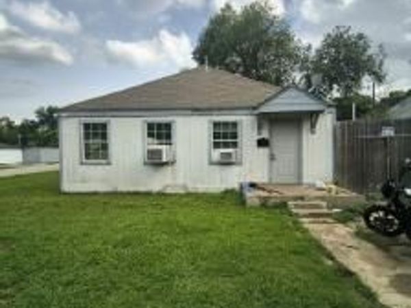 2001 Dallas Street, Grand Prairie, TX 75050