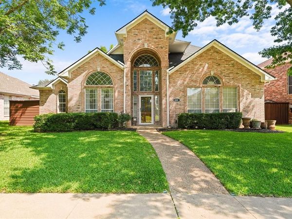 8901 Lakepointe Avenue, Rowlett, TX 75088