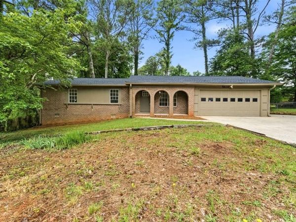 5824 Oakleaf Way , Stone Mountain, GA 30087
