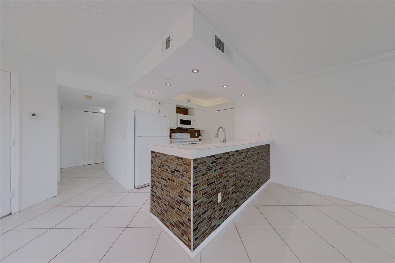 2400 Feather Sound Drive, Unit 928, Clearwater, FL 33762 Photo