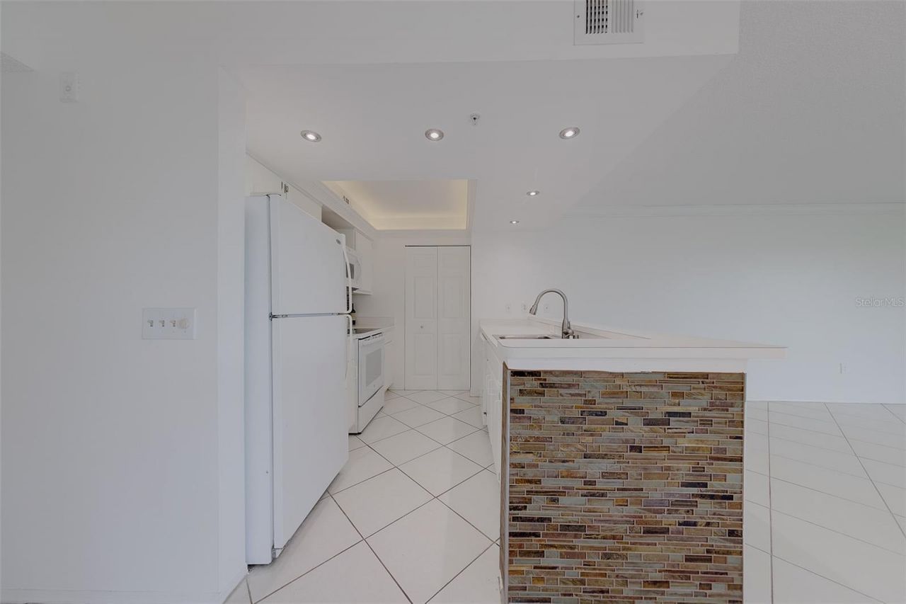 2400 Feather Sound Drive, Unit 928, Clearwater, FL 33762 Photo