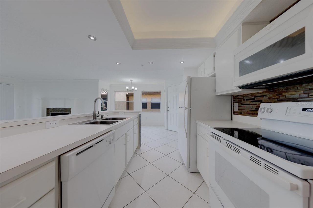 2400 Feather Sound Drive, Unit 928, Clearwater, FL 33762 Photo