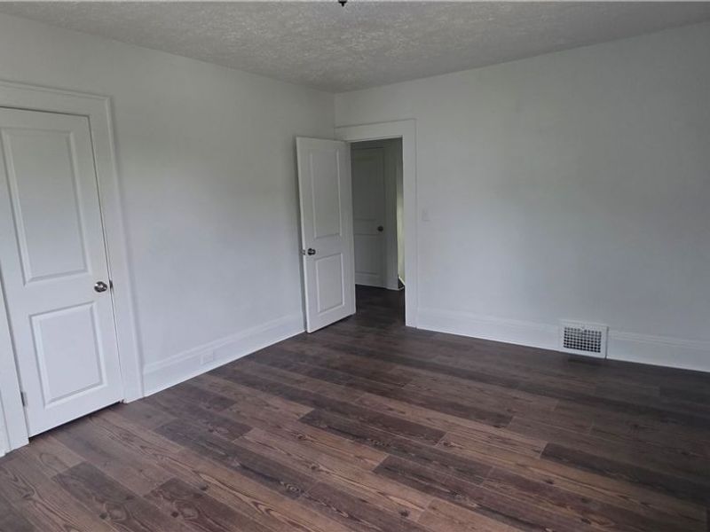 804 Work Drive , Akron, OH 44320 Photo 10