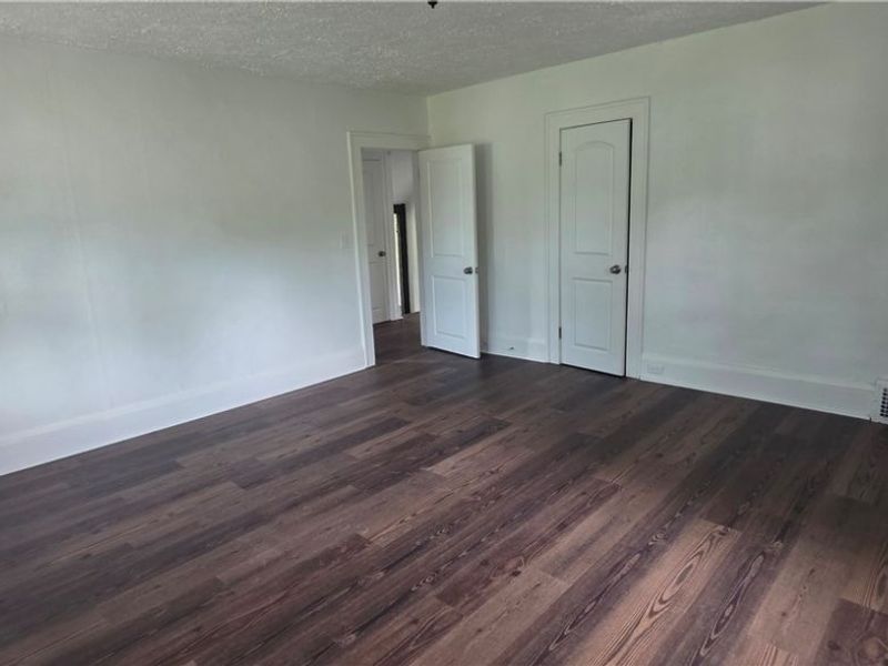 804 Work Drive , Akron, OH 44320 Photo 8