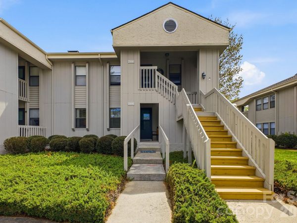 2305 Abbey Circle, Asheville, NC 28805
