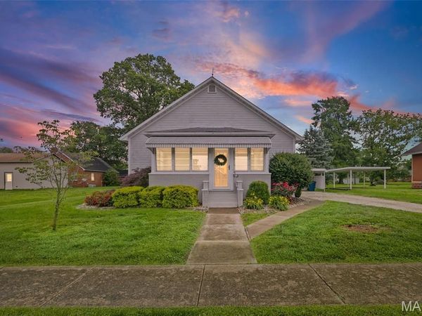 168 N Park Street , Hoyleton, IL 62803