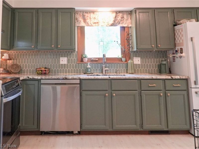 7639 Chillicothe Road, Mentor, OH 44060 Photo 3