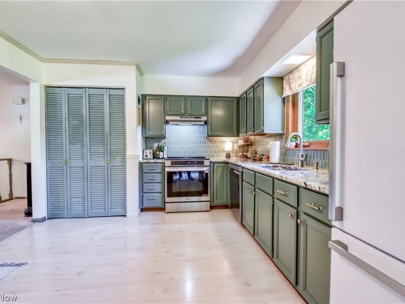 7639 Chillicothe Road, Mentor, OH 44060 Photo 4