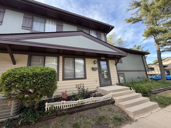 6254 Kit Carson Drive, Unit 6254, Hanover Park, IL 60133