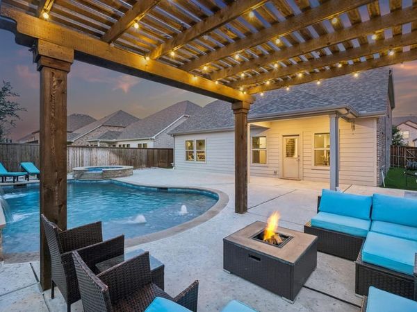 10105 Lakemont Drive, Fort Worth, TX 76131