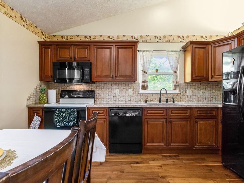 1401 Village Drive , Marysville, OH 43040 Photo 10