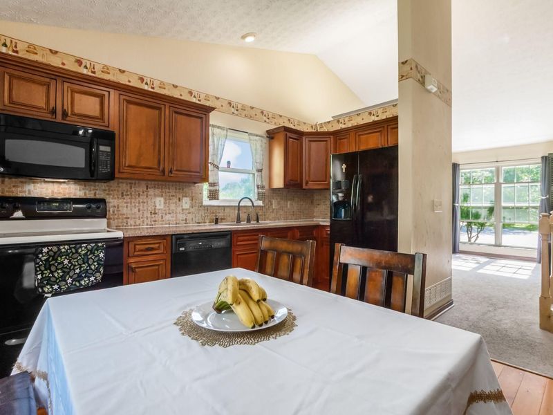 1401 Village Drive , Marysville, OH 43040 Photo 11