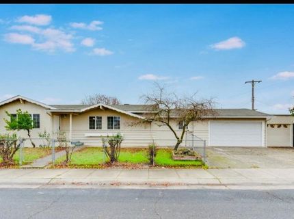 2190 Meadowglen Ave, Sacramento, CA 95832 Photo
