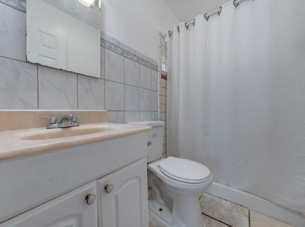 2190 Meadowglen Ave, Sacramento, CA 95832 Photo