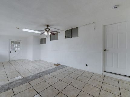 2190 Meadowglen Ave, Sacramento, CA 95832 Photo