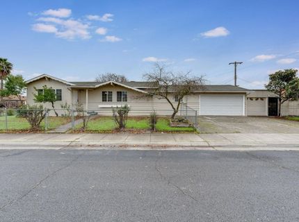 2190 Meadowglen Ave, Sacramento, CA 95832 Photo