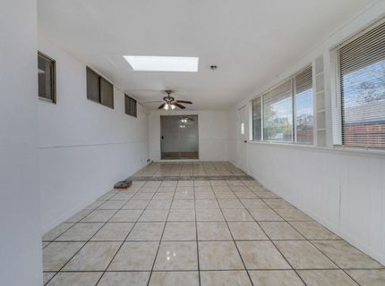 2190 Meadowglen Ave, Sacramento, CA 95832 Photo