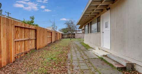 2190 Meadowglen Ave, Sacramento, CA 95832 Photo