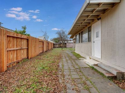 2190 Meadowglen Ave, Sacramento, CA 95832 Photo
