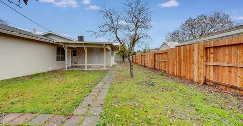 2190 Meadowglen Ave, Sacramento, CA 95832 Photo