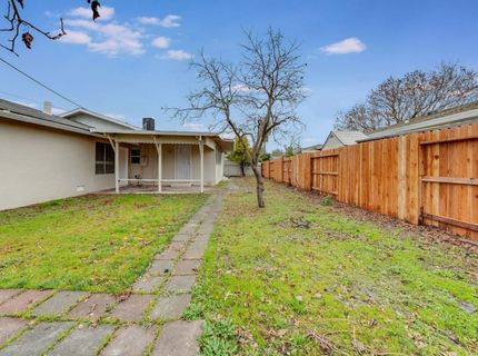 2190 Meadowglen Ave, Sacramento, CA 95832 Photo