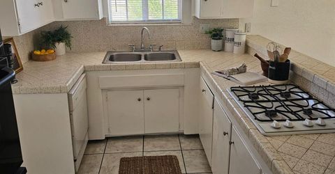 2190 Meadowglen Ave, Sacramento, CA 95832 Photo