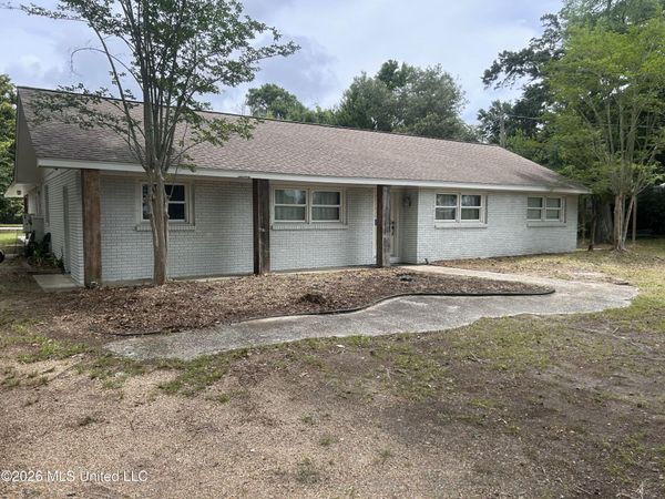 1592 E Second Street, Pass Christian, MS 39571