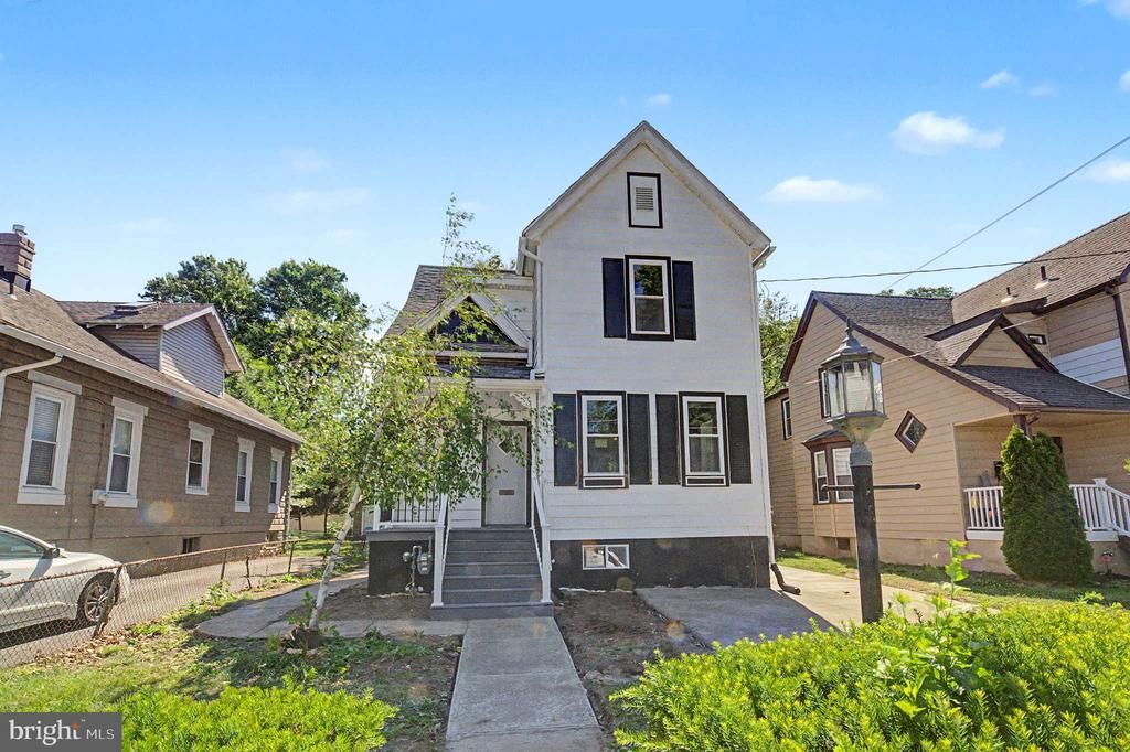 224 W OLIVE STREET Westville, NJ 08093