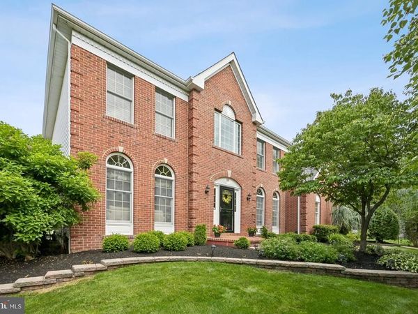 18 APPLE ORCHARD ROAD, MOORESTOWN, NJ 08057