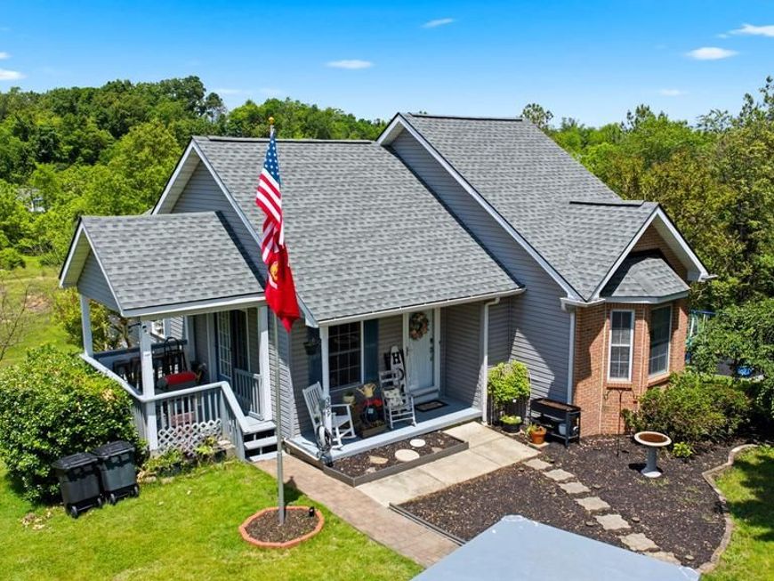 389 Grove Farm Lane, Martinsburg, WV 25404 Main Photo