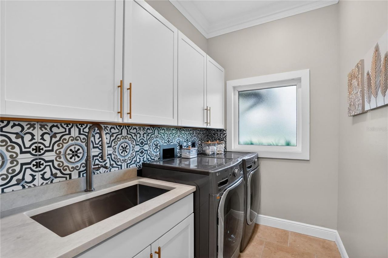 3301 Lakeside Circle, Parrish, FL 34219 Photo