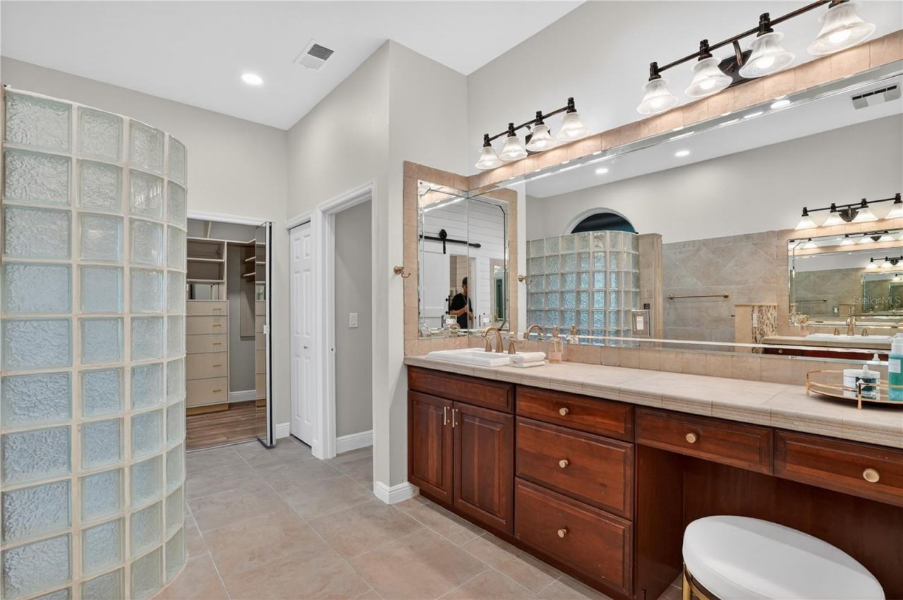 3301 Lakeside Circle, Parrish, FL 34219 Photo