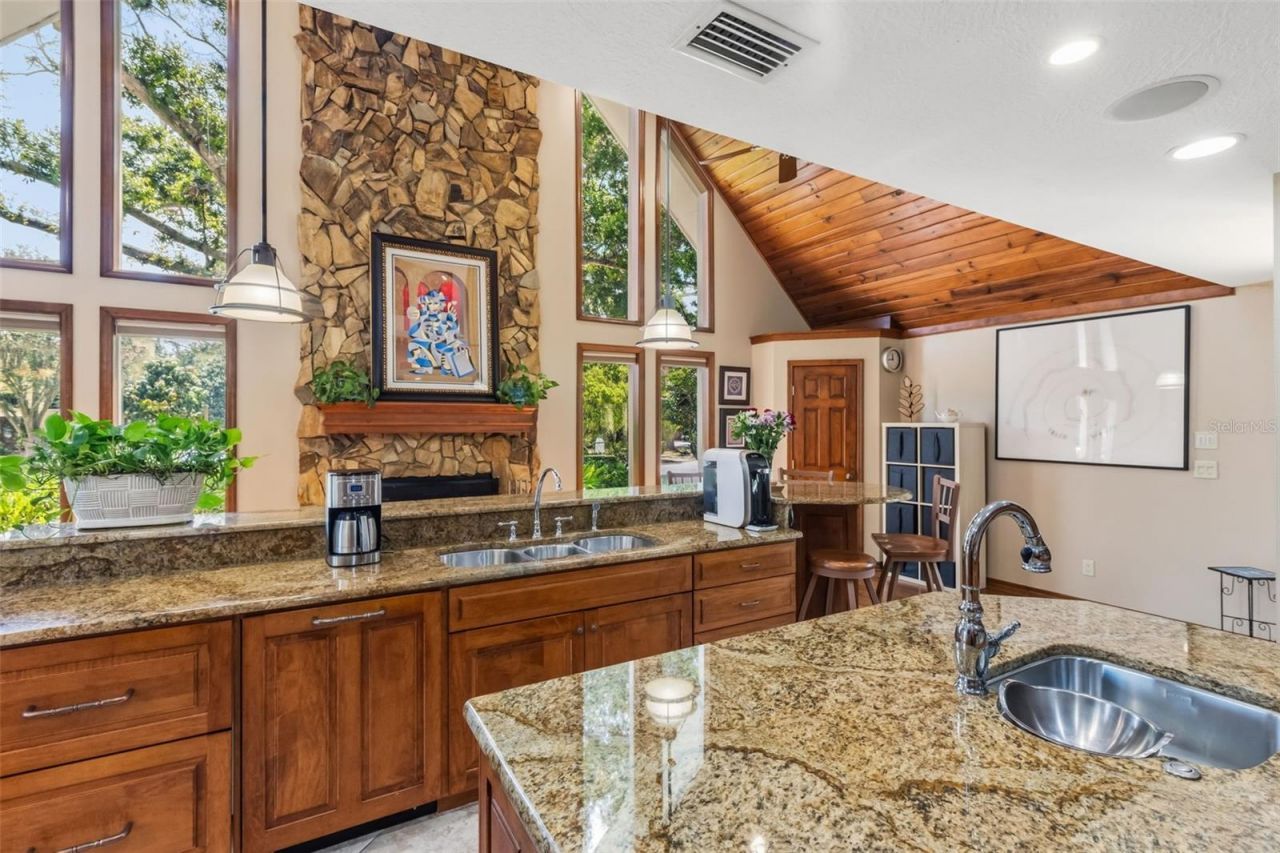 1944 Levine Lane, Clearwater, FL 33760 Photo