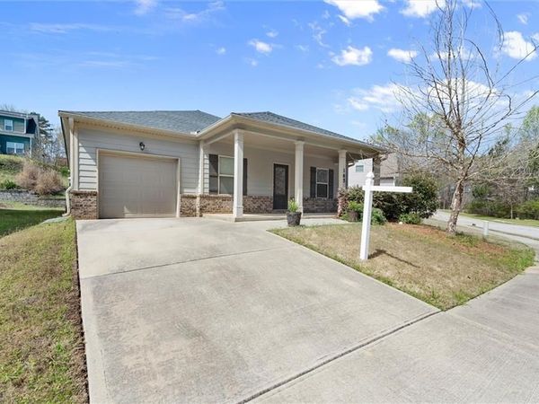 165 Mandy Lane , Covington, GA 30014