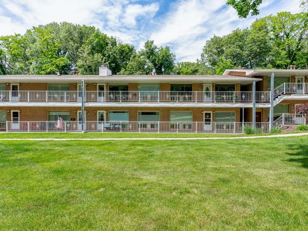 1104 Kimberly Road , Unit 908, Bettendorf, IA 52722