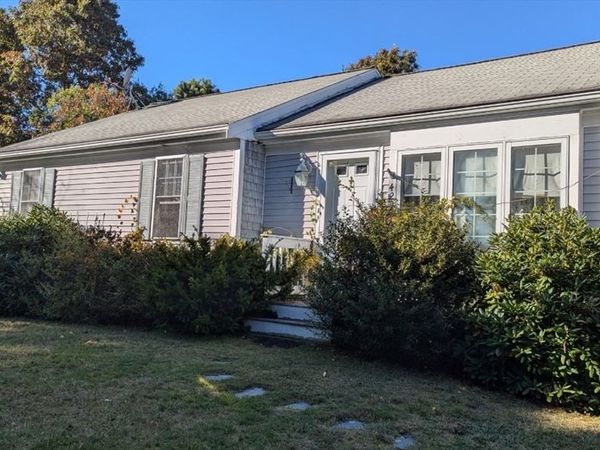 42 N Ockway, Falmouth, MA 02536