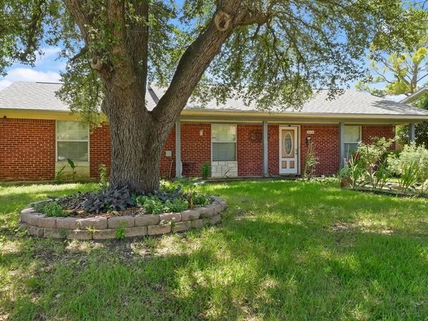 4014 W Rochelle Road, Irving, TX 75062