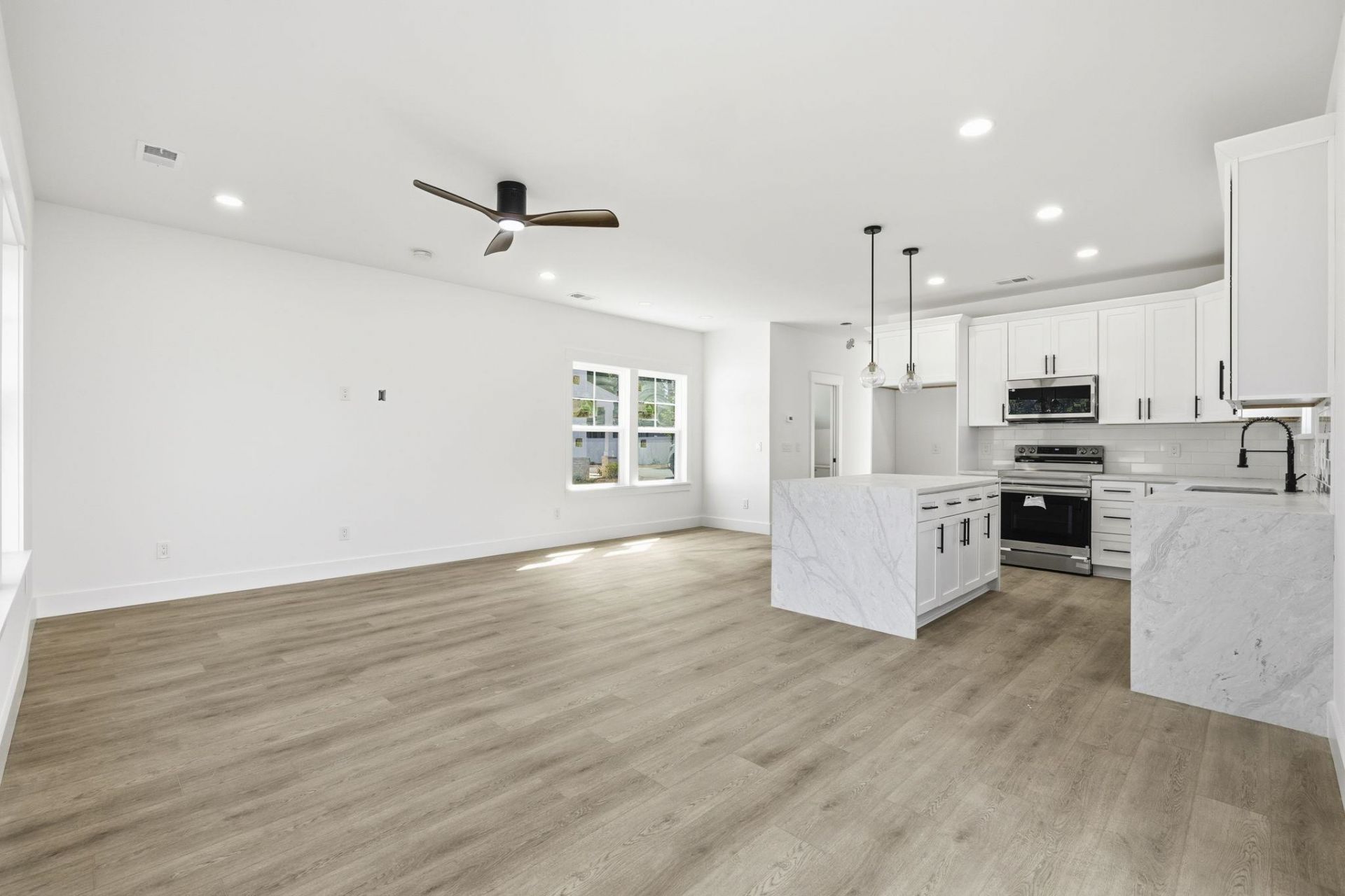 830 Whispering Tide Ct.  Photo 4