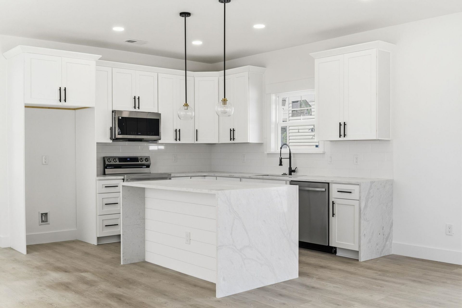 830 Whispering Tide Ct.  Photo 8