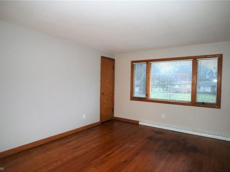 617 E Robinson Avenue, Barberton, OH 44203 Photo 5