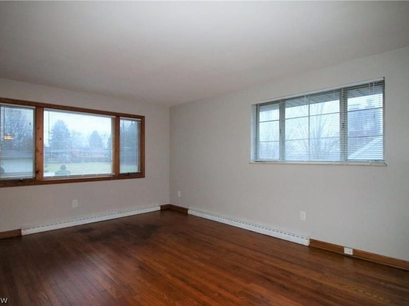 617 E Robinson Avenue, Barberton, OH 44203 Photo 6