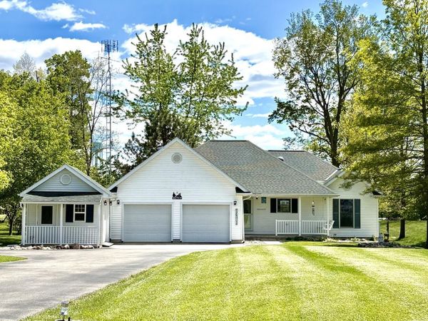 234 Seneca Drive , Montpelier, OH 43543