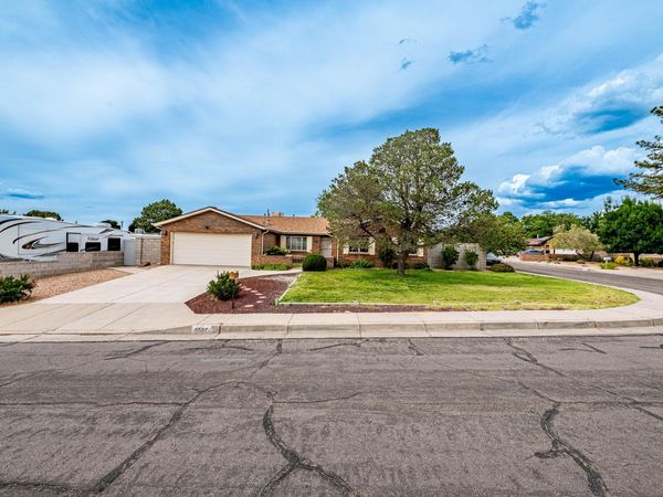 6507 Mendius Avenue NE, Albuquerque, NM 87109