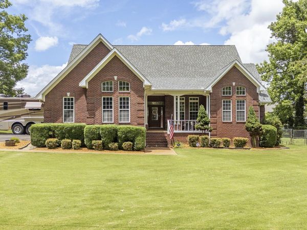 135 BETSY DR, Savannah, TN 38372